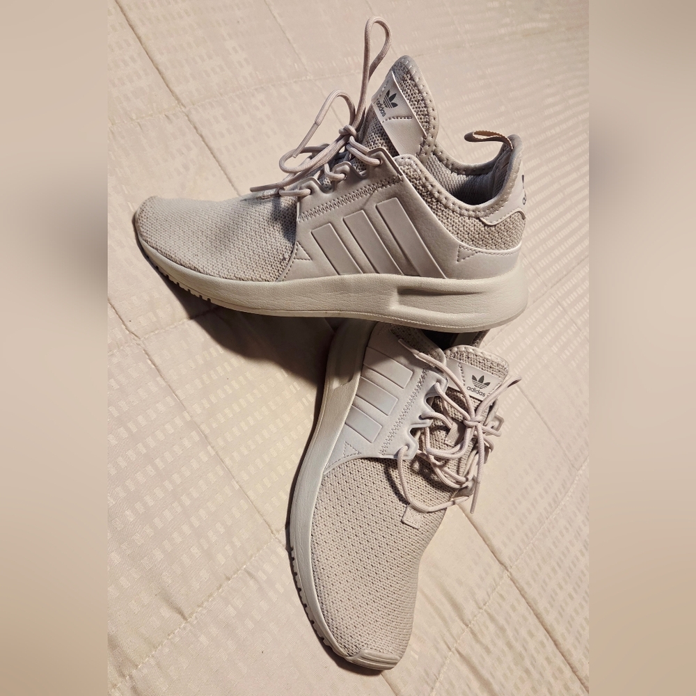 Adidas Women's Cream Sneakers